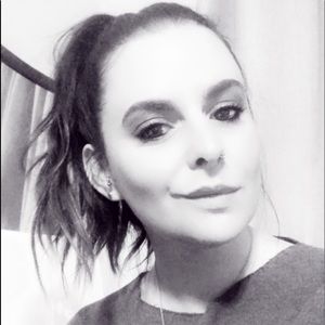 Meet your Posher, Layna